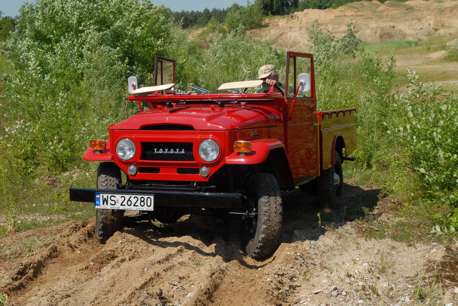 Reconstruction Technology Office of Historical Vehicle Engineering