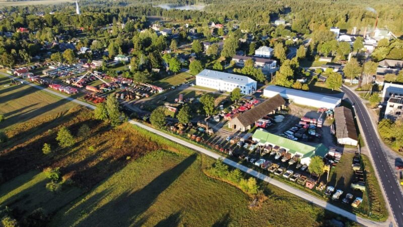 Järva-Jaani classic car park