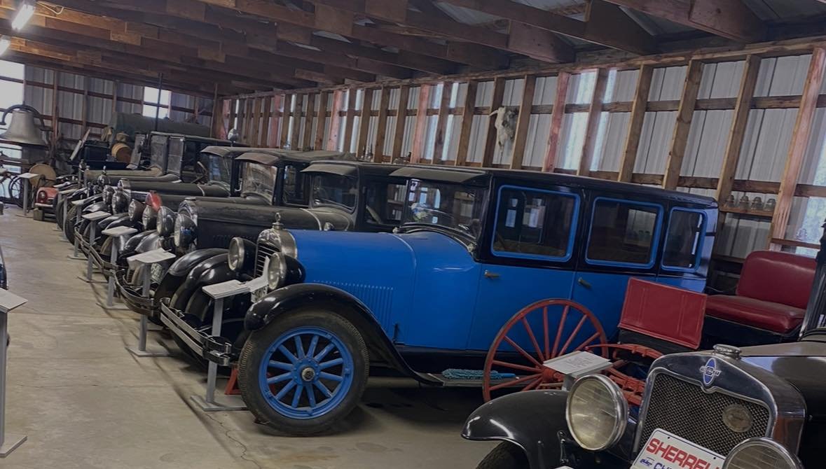 Whoop-N-Holler Museum