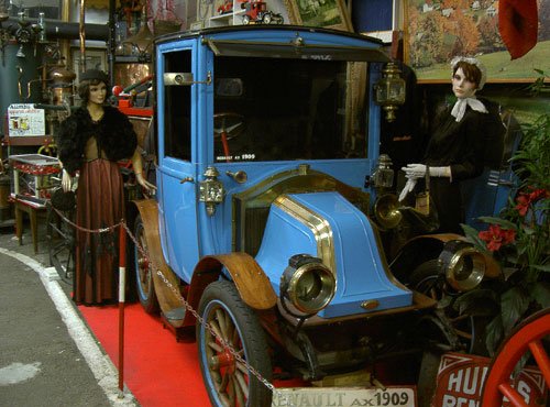 Chez Manuel – Museum of Popular Art